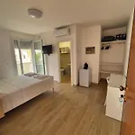 Pali's & Guest house