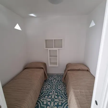 Guest house Pali's &